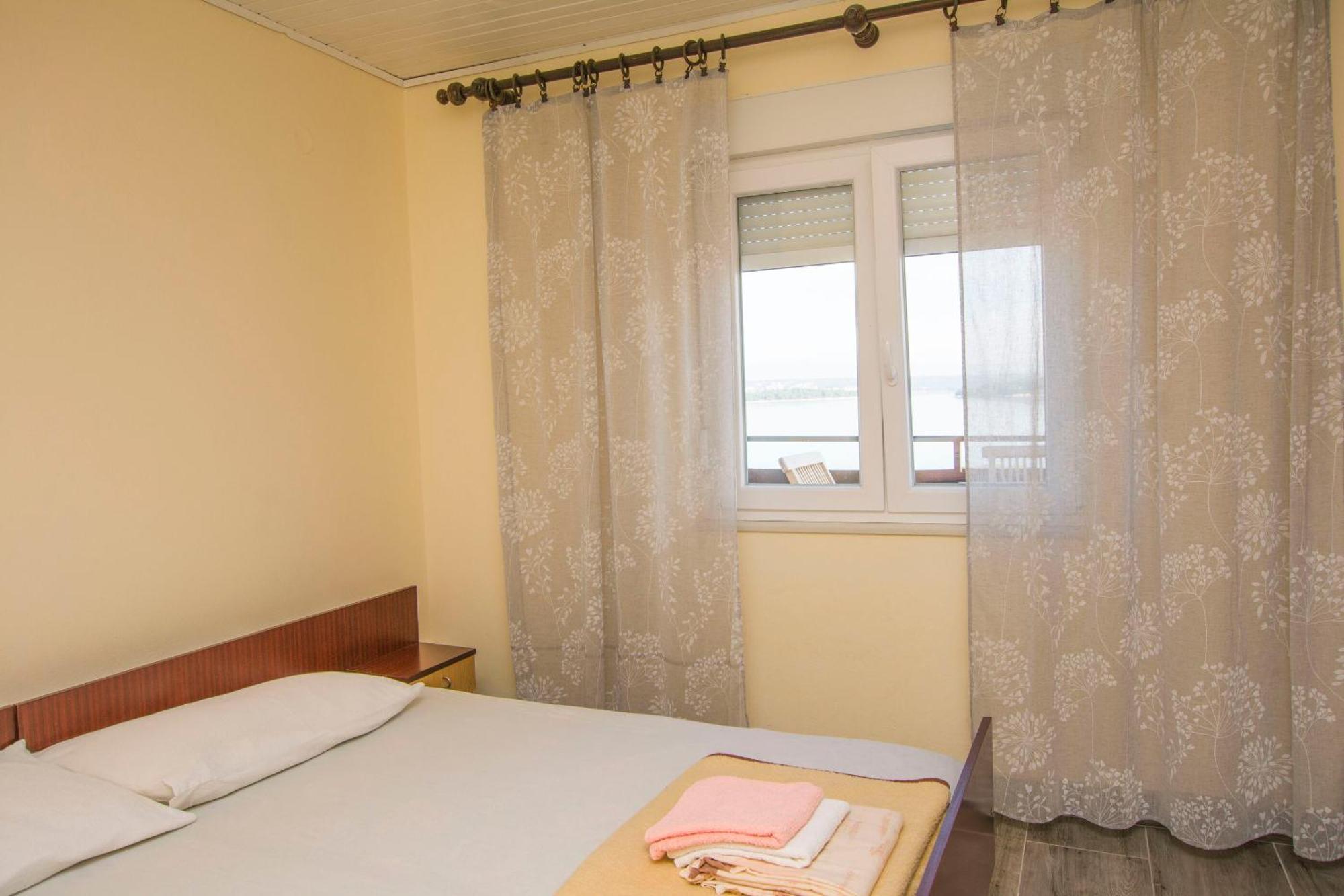 Apartment Marin Tkon Εξωτερικό φωτογραφία